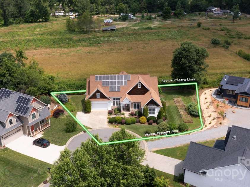 30 Linn Garden Lane, Swannanoa, NC 28778.  MLS# CAR4268908, YatesRealty ID 2305. 