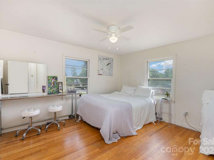 910 Center Avenue, Mooresville, NC 28115.  MLS# CAR4251561, YatesRealty ID 2305. 