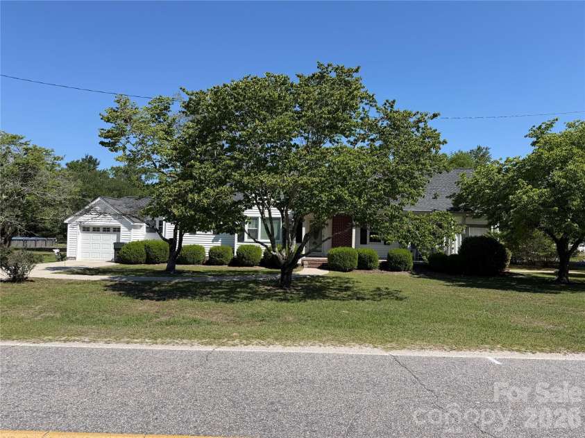202 Stevens Drive, Kershaw, SC 29067.  MLS# CAR4382525, YatesRealty ID 23050. 