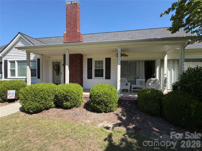 202 Stevens Drive, Kershaw, SC 29067.  MLS# CAR4382525, YatesRealty ID 23050. 