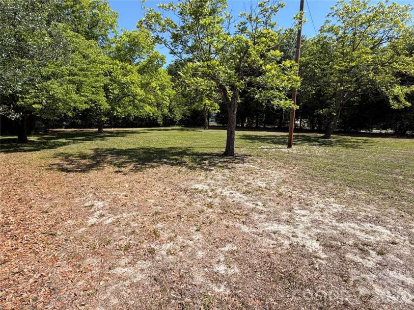 202 Stevens Drive, Kershaw, SC 29067.  MLS# CAR4382525, YatesRealty ID 23050. 