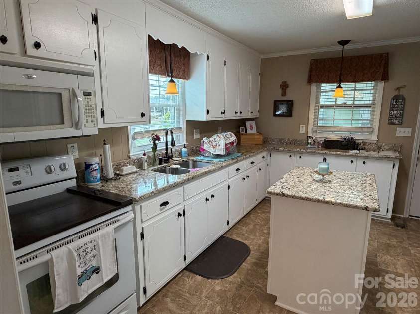 202 Stevens Drive, Kershaw, SC 29067.  MLS# CAR4382525, YatesRealty ID 23050. 