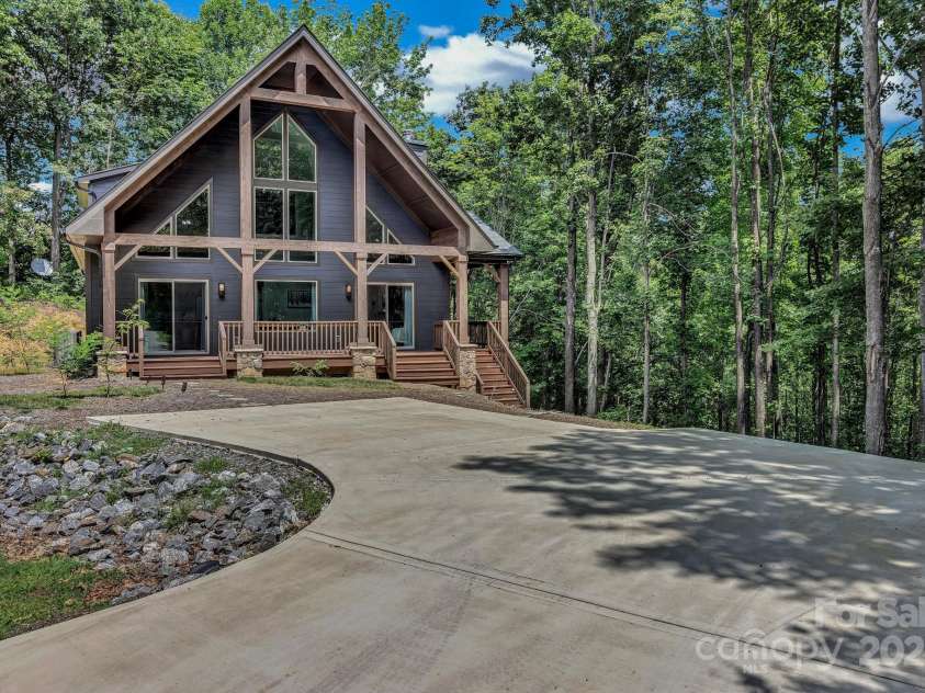 306 Feather Falls Trail, Black Mountain, NC 28711.  MLS# CAR4274840, YatesRealty ID 23050. 