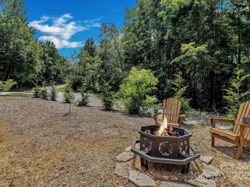 306 Feather Falls Trail, Black Mountain, NC 28711.  MLS# CAR4274840, YatesRealty ID 23050. 