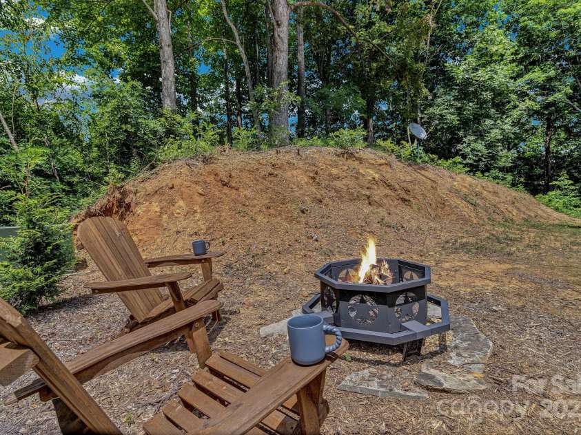 306 Feather Falls Trail, Black Mountain, NC 28711.  MLS# CAR4274840, YatesRealty ID 23050. 