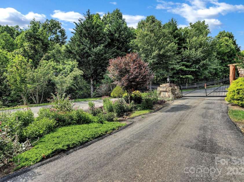 306 Feather Falls Trail, Black Mountain, NC 28711.  MLS# CAR4274840, YatesRealty ID 23050. 