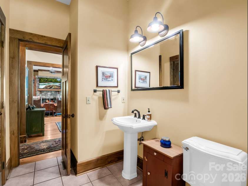 5 Longfellow Drive, Black Mountain, NC 28711.  MLS# CAR4380813, YatesRealty ID 23051. 