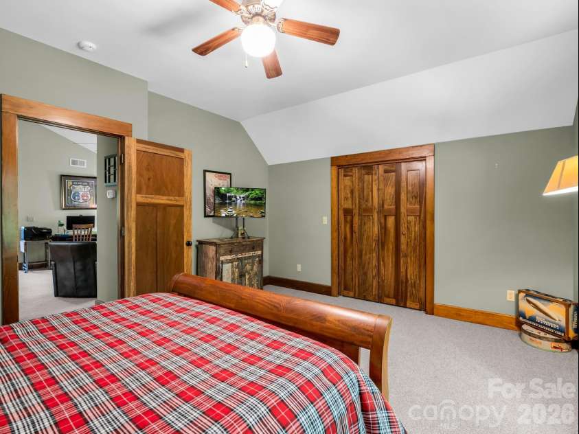 5 Longfellow Drive, Black Mountain, NC 28711.  MLS# CAR4380813, YatesRealty ID 23051. 