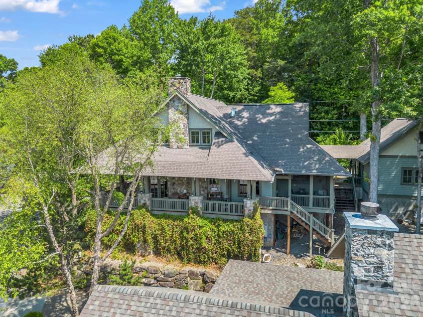 5 Longfellow Drive, Black Mountain, NC 28711.  MLS# CAR4380813, YatesRealty ID 23051. 