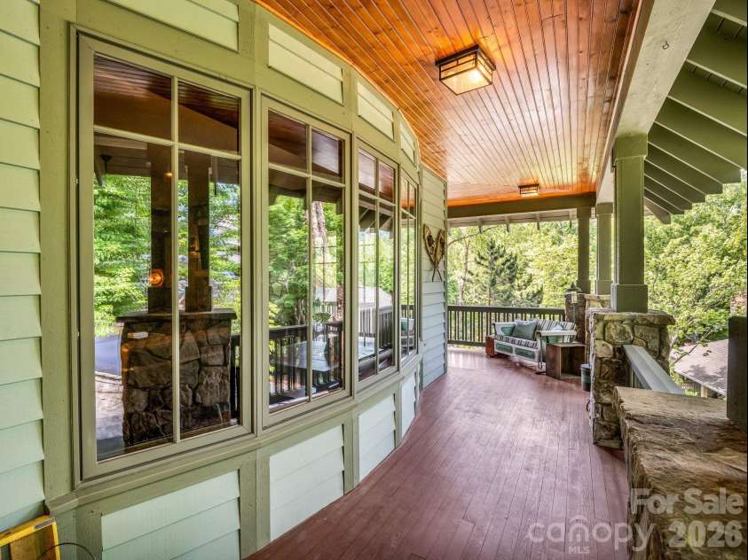 5 Longfellow Drive, Black Mountain, NC 28711.  MLS# CAR4380813, YatesRealty ID 23051. Front Porch