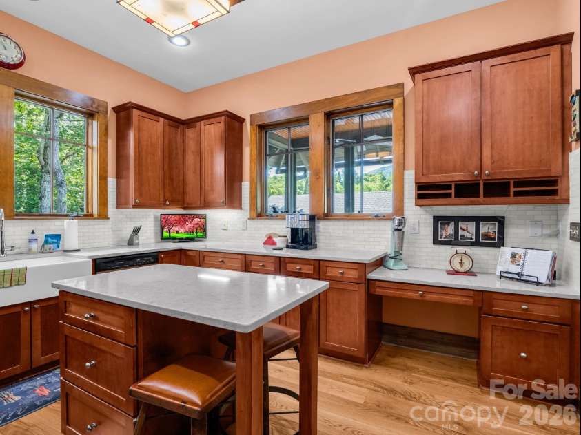 5 Longfellow Drive, Black Mountain, NC 28711.  MLS# CAR4380813, YatesRealty ID 23051. Kitchen