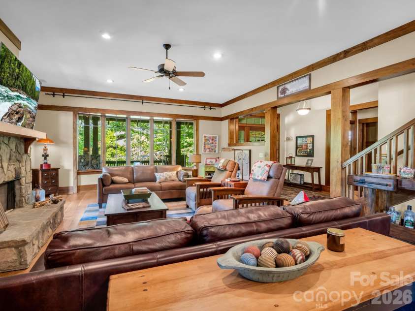 5 Longfellow Drive, Black Mountain, NC 28711.  MLS# CAR4380813, YatesRealty ID 23051. Living Room