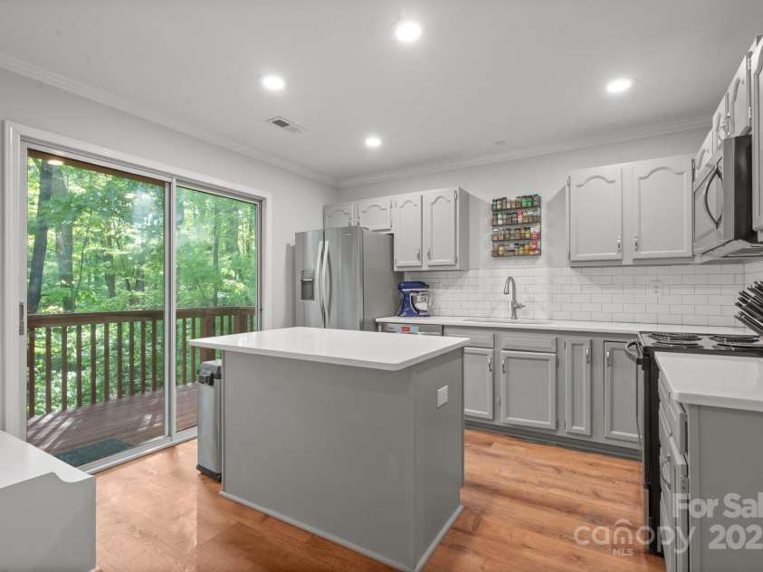 9214 Arbourgate Meadows Lane, Charlotte, NC 28277.  MLS# CAR4276061, YatesRealty ID 23051. 
