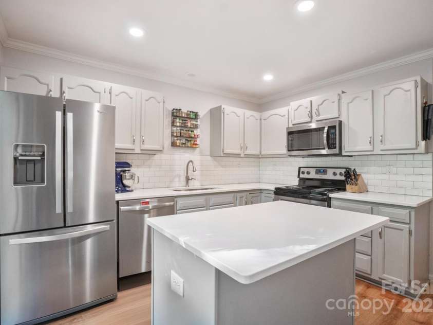 9214 Arbourgate Meadows Lane, Charlotte, NC 28277.  MLS# CAR4276061, YatesRealty ID 23051. 