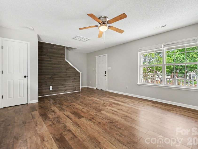15331 Dehavilland Drive, Charlotte, NC 28278.  MLS# CAR4382294, YatesRealty ID 23052. 