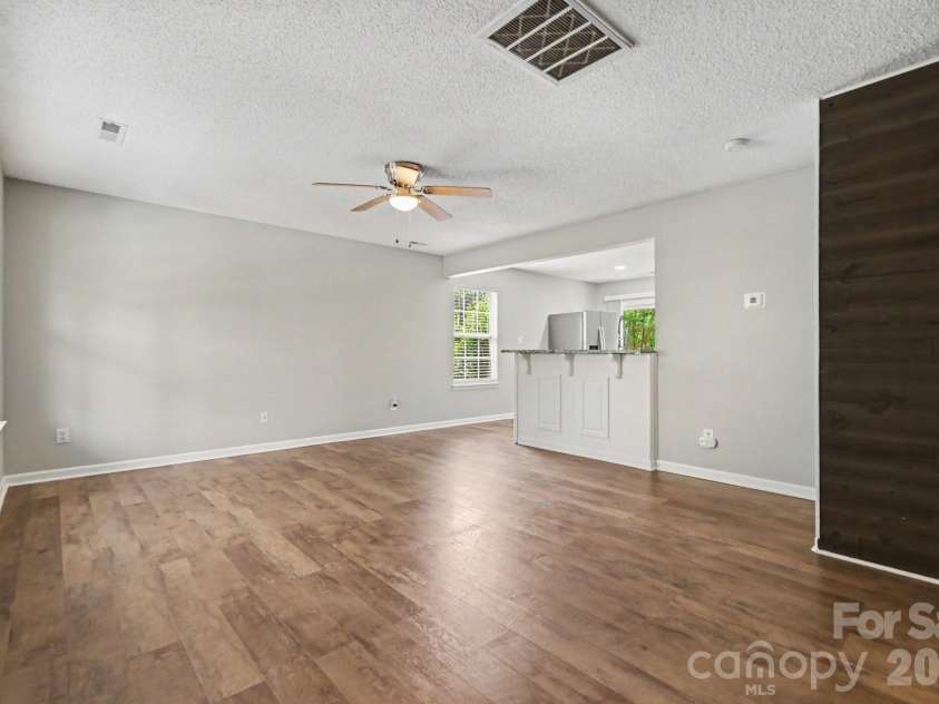15331 Dehavilland Drive, Charlotte, NC 28278.  MLS# CAR4382294, YatesRealty ID 23052. 