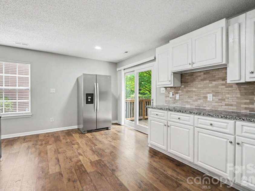 15331 Dehavilland Drive, Charlotte, NC 28278.  MLS# CAR4382294, YatesRealty ID 23052. 