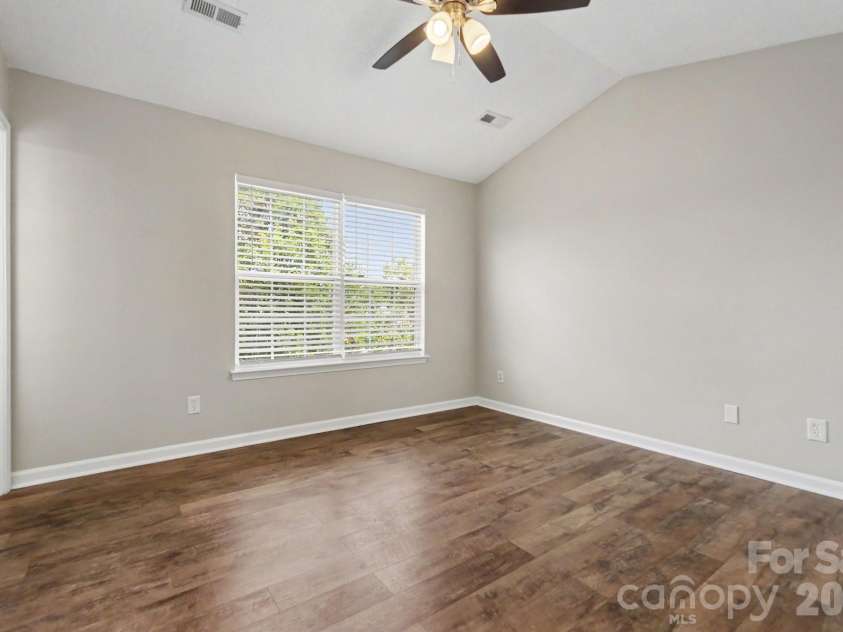 15331 Dehavilland Drive, Charlotte, NC 28278.  MLS# CAR4382294, YatesRealty ID 23052. 
