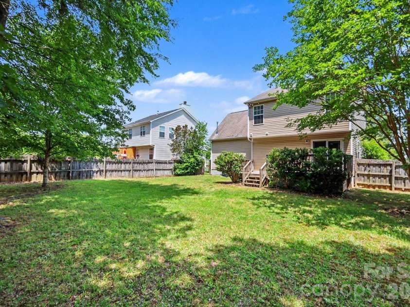 15331 Dehavilland Drive, Charlotte, NC 28278.  MLS# CAR4382294, YatesRealty ID 23052. 