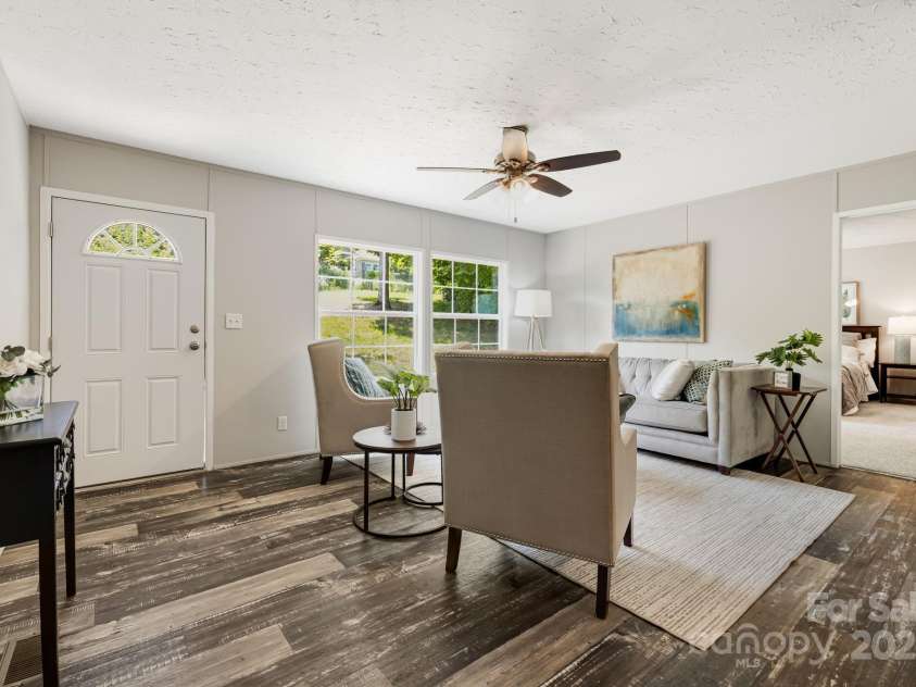 22 Bachelder Lane, Candler, NC 28715.  MLS# CAR4276290, YatesRealty ID 23052. 