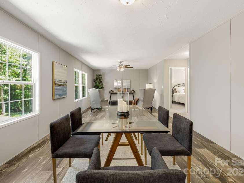 22 Bachelder Lane, Candler, NC 28715.  MLS# CAR4276290, YatesRealty ID 23052. 