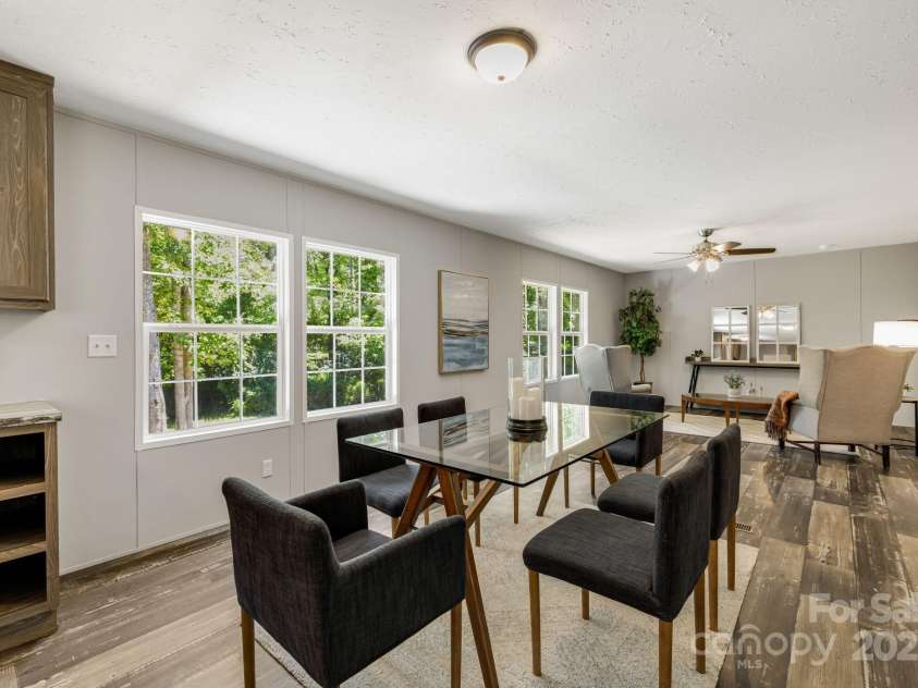 22 Bachelder Lane, Candler, NC 28715.  MLS# CAR4276290, YatesRealty ID 23052. 