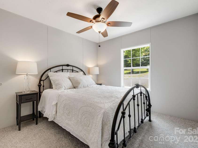 22 Bachelder Lane, Candler, NC 28715.  MLS# CAR4276290, YatesRealty ID 23052. 