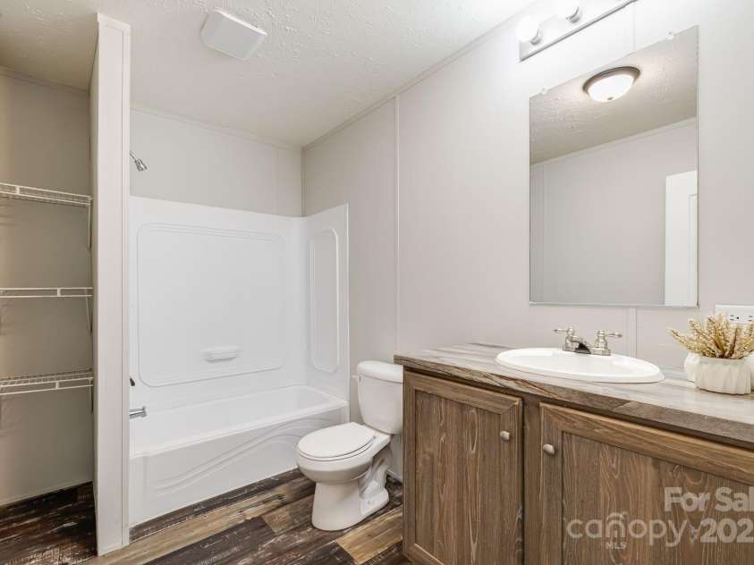22 Bachelder Lane, Candler, NC 28715.  MLS# CAR4276290, YatesRealty ID 23052. 