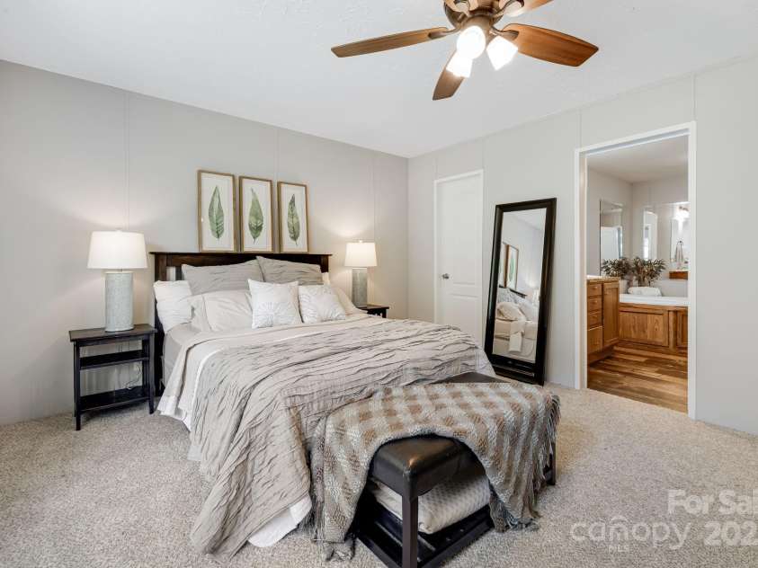 22 Bachelder Lane, Candler, NC 28715.  MLS# CAR4276290, YatesRealty ID 23052. 