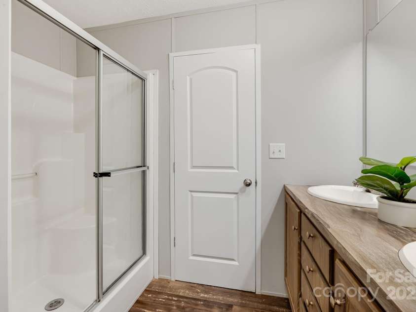 22 Bachelder Lane, Candler, NC 28715.  MLS# CAR4276290, YatesRealty ID 23052. 