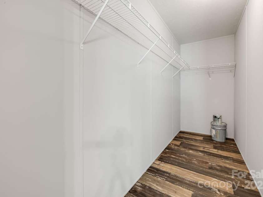 22 Bachelder Lane, Candler, NC 28715.  MLS# CAR4276290, YatesRealty ID 23052. 