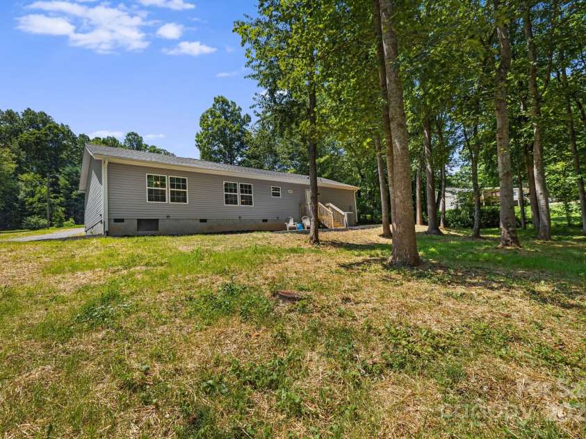 22 Bachelder Lane, Candler, NC 28715.  MLS# CAR4276290, YatesRealty ID 23052. 