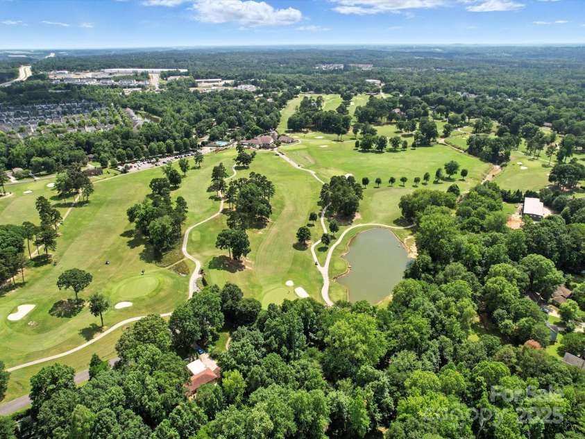 2104 Stoneyridge Drive, Charlotte, NC 28214.  MLS# CAR4275022, YatesRealty ID 23053. 