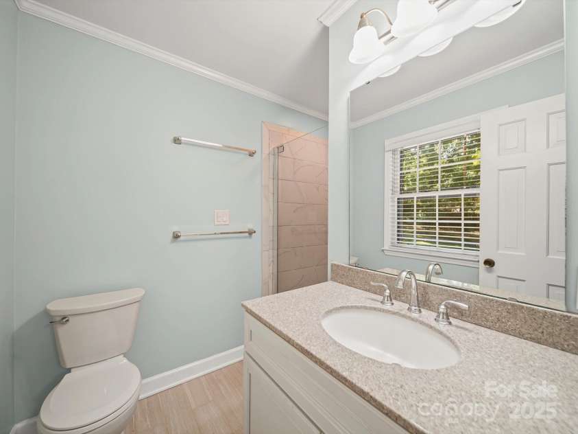 2104 Stoneyridge Drive, Charlotte, NC 28214.  MLS# CAR4275022, YatesRealty ID 23053. Primary Bathroom