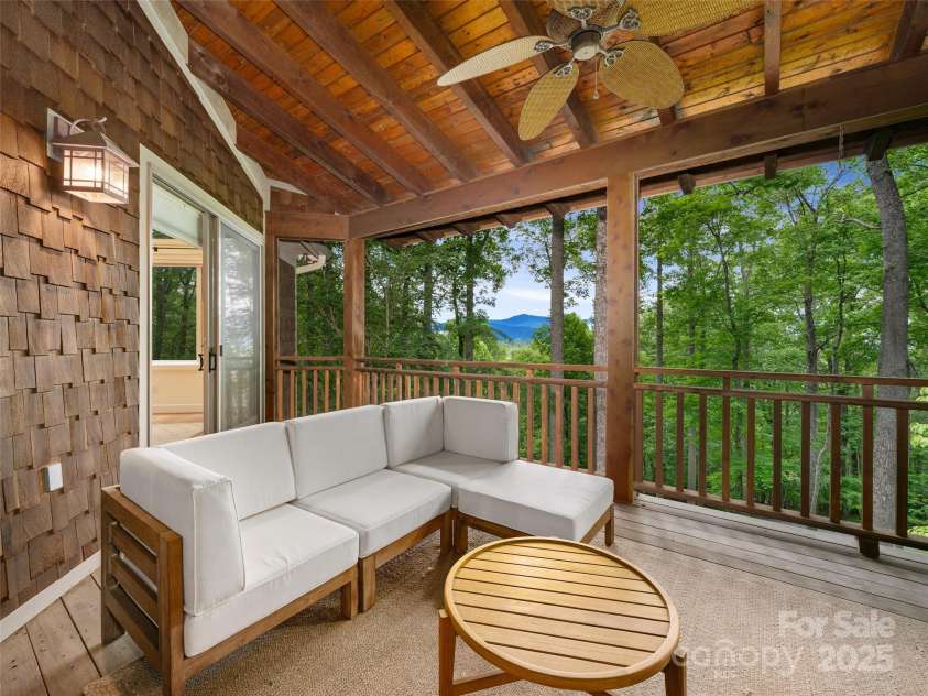 71 Chestnut Hill Road, Spruce Pine, NC 28777.  MLS# CAR4276311, YatesRealty ID 23056. 