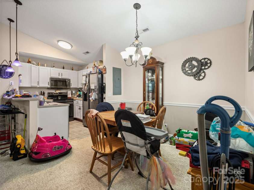 131 Morningside Lane, Hendersonville, NC 28792.  MLS# CAR4276321, YatesRealty ID 23059. 