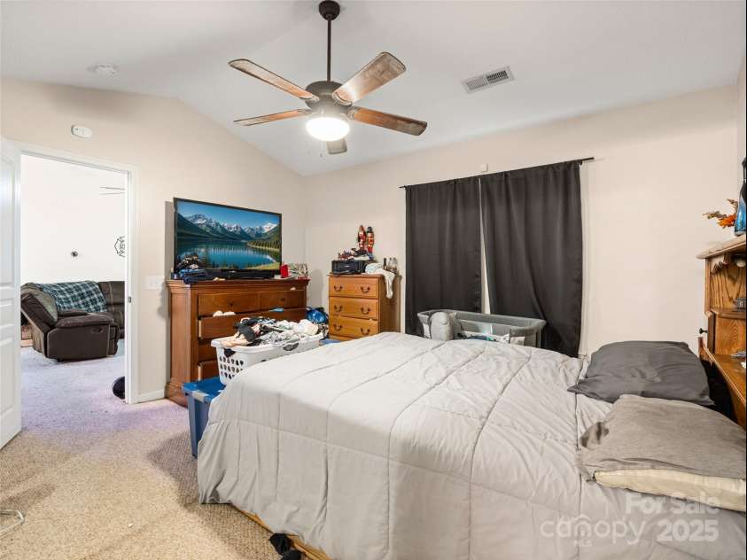 131 Morningside Lane, Hendersonville, NC 28792.  MLS# CAR4276321, YatesRealty ID 23059. 