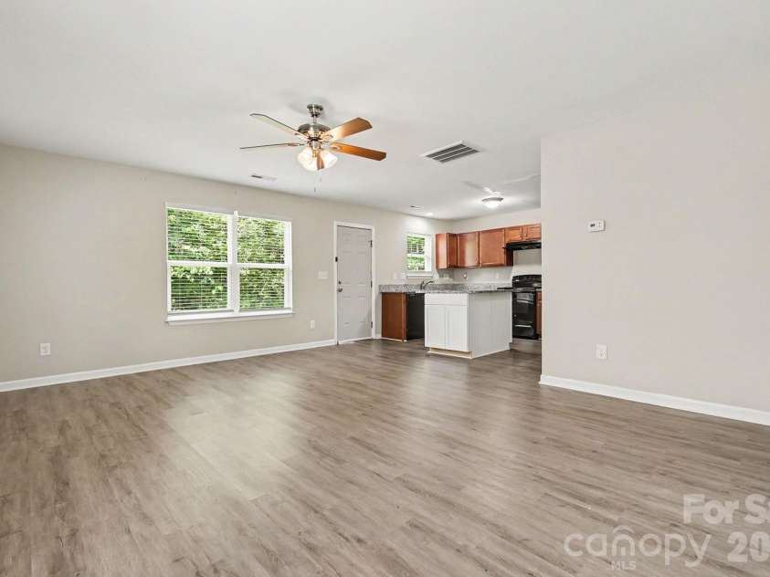6532 Pennacook Drive, Charlotte, NC 28214.  MLS# CAR4382292, YatesRealty ID 23059. 
