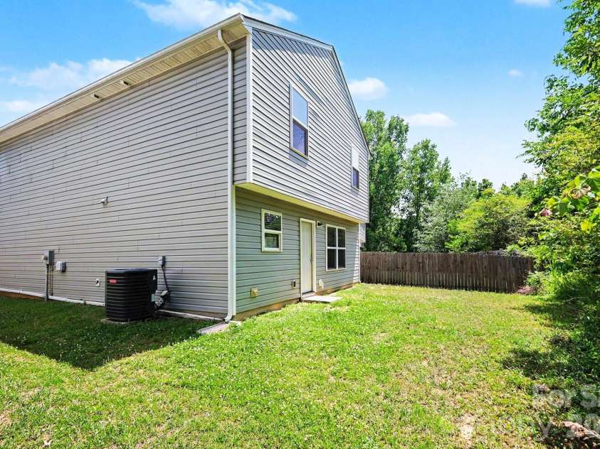 6532 Pennacook Drive, Charlotte, NC 28214.  MLS# CAR4382292, YatesRealty ID 23059. 
