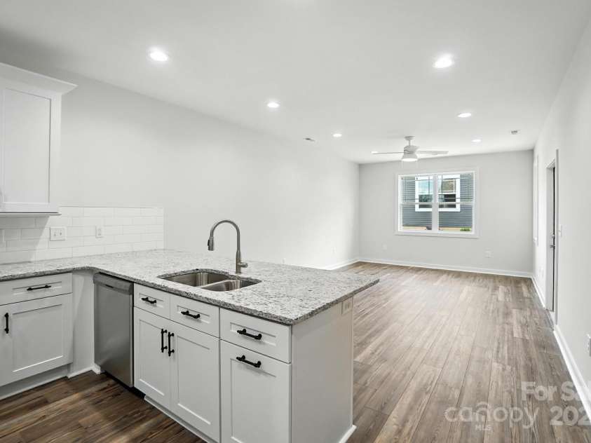 1530 29th Street, Hickory, NC 28602.  MLS# CAR4300655, YatesRealty ID 2306. 