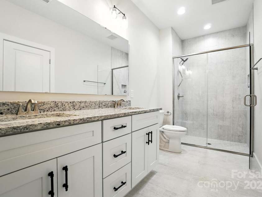 1530 29th Street, Hickory, NC 28602.  MLS# CAR4300655, YatesRealty ID 2306. 