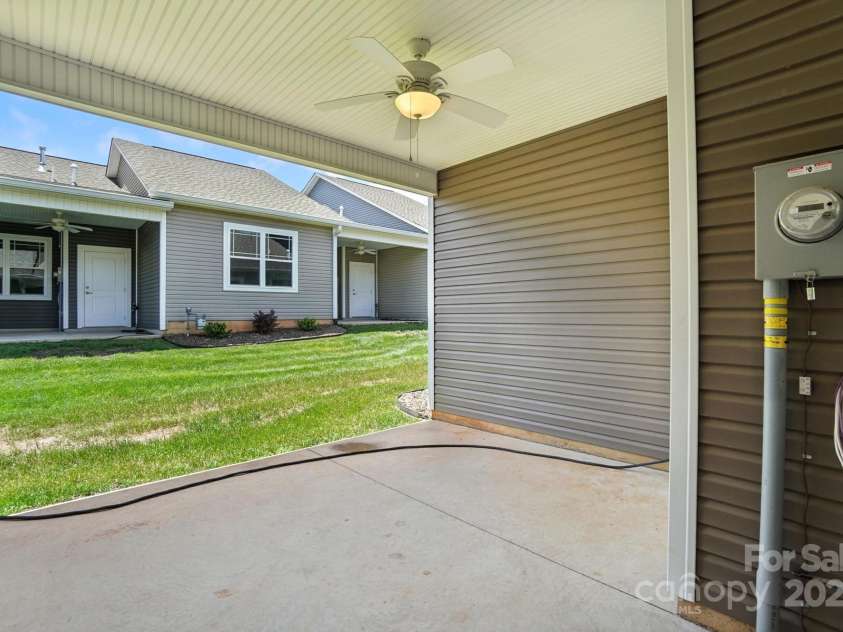 1530 29th Street, Hickory, NC 28602.  MLS# CAR4300655, YatesRealty ID 2306. 