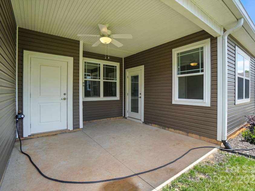 1530 29th Street, Hickory, NC 28602.  MLS# CAR4300655, YatesRealty ID 2306. 