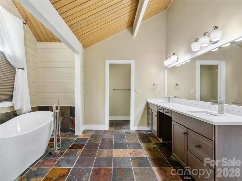 218 Slickrock Road, Burnsville, NC 28714.  MLS# CAR4377114, YatesRealty ID 23061. COMPLETELY REMODELED