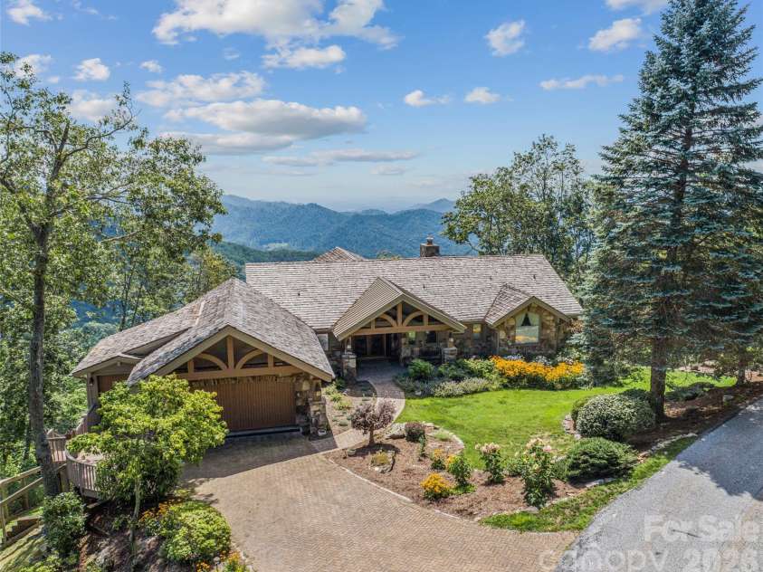 218 Slickrock Road, Burnsville, NC 28714.  MLS# CAR4377114, YatesRealty ID 23061. WELCOME HOME!
