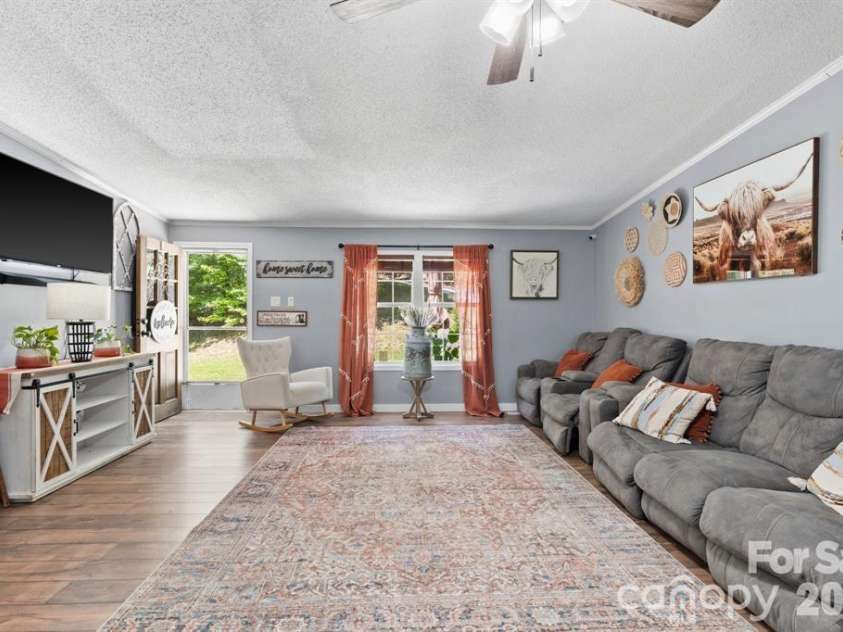 122 Fallswood Court, Hendersonville, NC 28739.  MLS# CAR4413913, YatesRealty ID 23063. 