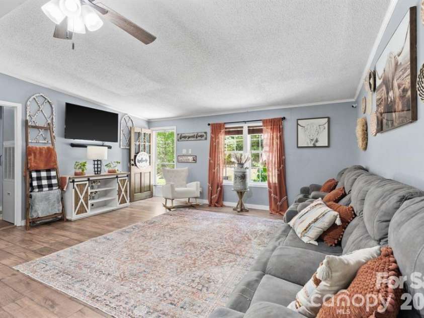 122 Fallswood Court, Hendersonville, NC 28739.  MLS# CAR4413913, YatesRealty ID 23063. 