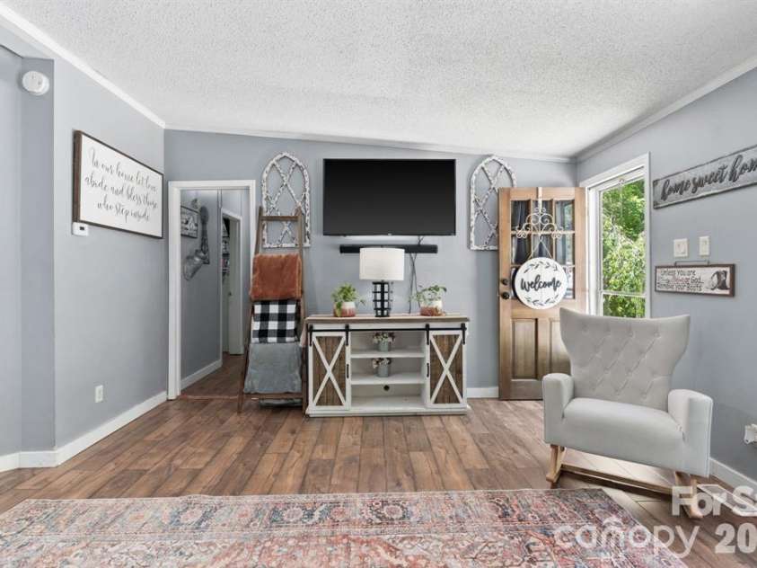 122 Fallswood Court, Hendersonville, NC 28739.  MLS# CAR4413913, YatesRealty ID 23063. 