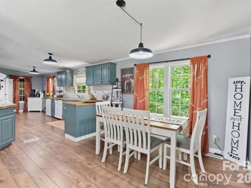 122 Fallswood Court, Hendersonville, NC 28739.  MLS# CAR4413913, YatesRealty ID 23063. 