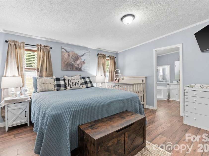 122 Fallswood Court, Hendersonville, NC 28739.  MLS# CAR4413913, YatesRealty ID 23063. 